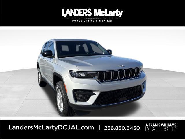 2025 Jeep Grand Cherokee GRAND CHEROKEE LAREDO 4X2