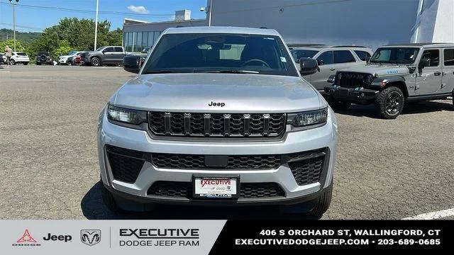 2026 Jeep Grand Cherokee Altitude 4x4