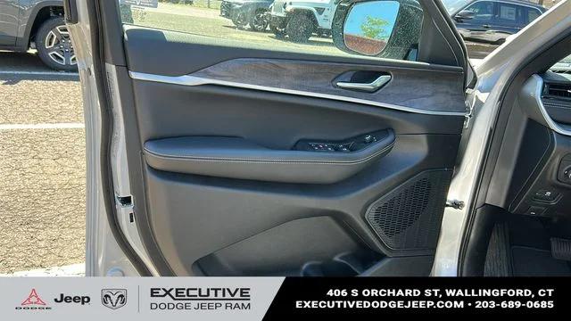 2026 Jeep Grand Cherokee Altitude 4x4