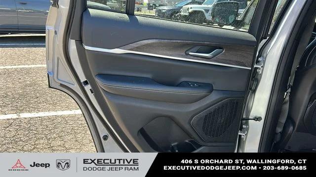 2026 Jeep Grand Cherokee Altitude 4x4
