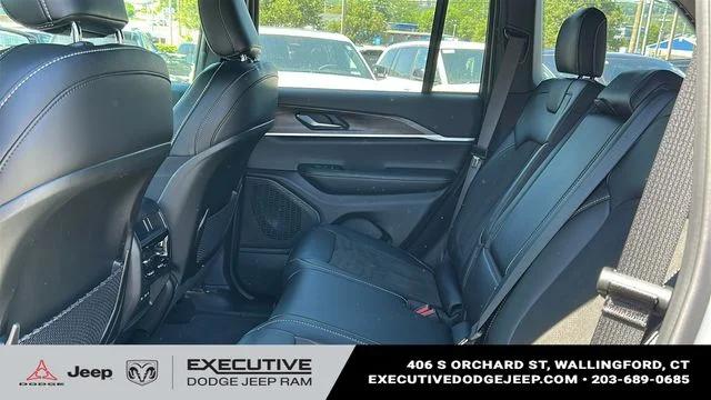 2026 Jeep Grand Cherokee Altitude 4x4