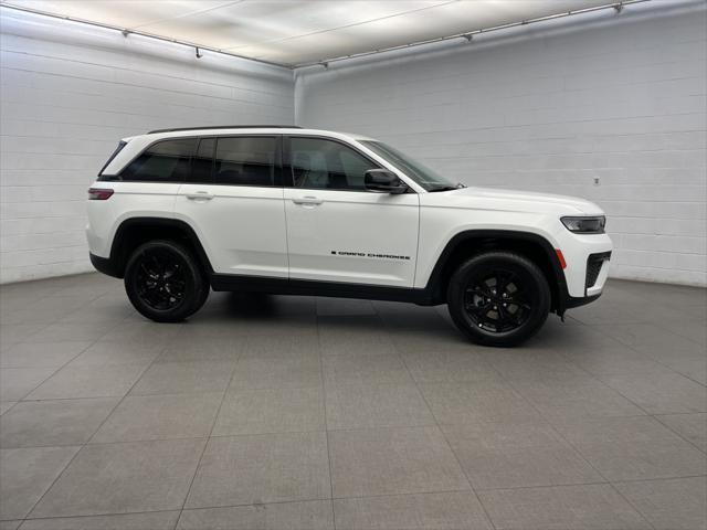 2026 Jeep Grand Cherokee GRAND CHEROKEE LAREDO ALTITUDE 4X4 2026 Jeep Grand Cherokee GRAND CHEROKEE LAREDO ALTITUDE 4X4