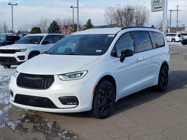 2026 Chrysler Pacifica PACIFICA SELECT AWD