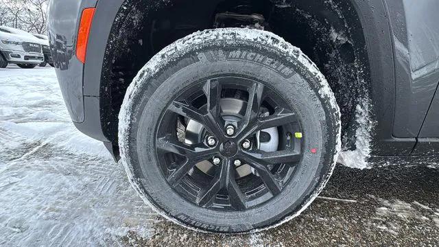 2026 Jeep Grand Cherokee Altitude 4x4
