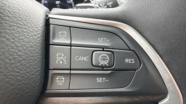 2026 Jeep Grand Cherokee Altitude 4x4