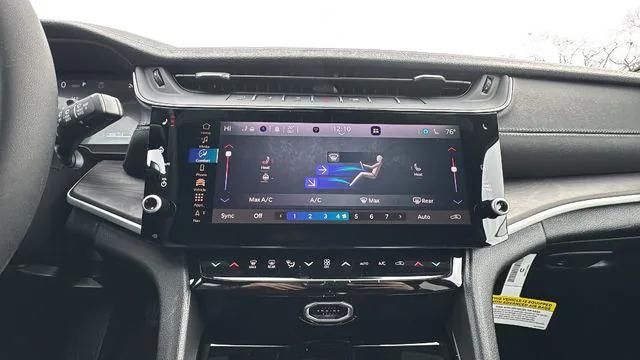 2026 Jeep Grand Cherokee Altitude 4x4