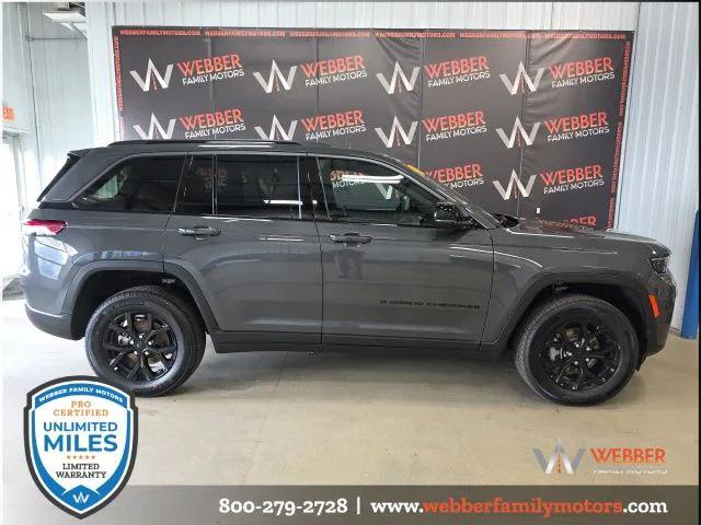 2026 Jeep Grand Cherokee GRAND CHEROKEE LAREDO ALTITUDE 4X4