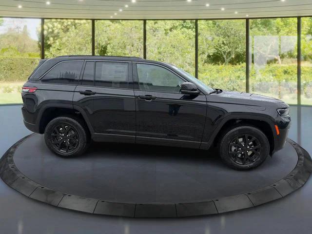 2026 Jeep Grand Cherokee GRAND CHEROKEE LAREDO ALTITUDE 4X4 2026 Jeep Grand Cherokee GRAND CHEROKEE LAREDO ALTITUDE 4X4