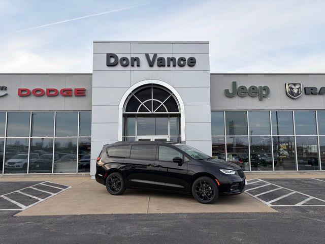 2026 Chrysler Pacifica PACIFICA SELECT AWD