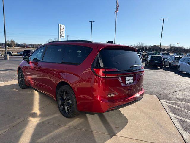 2026 Chrysler Pacifica PACIFICA SELECT AWD