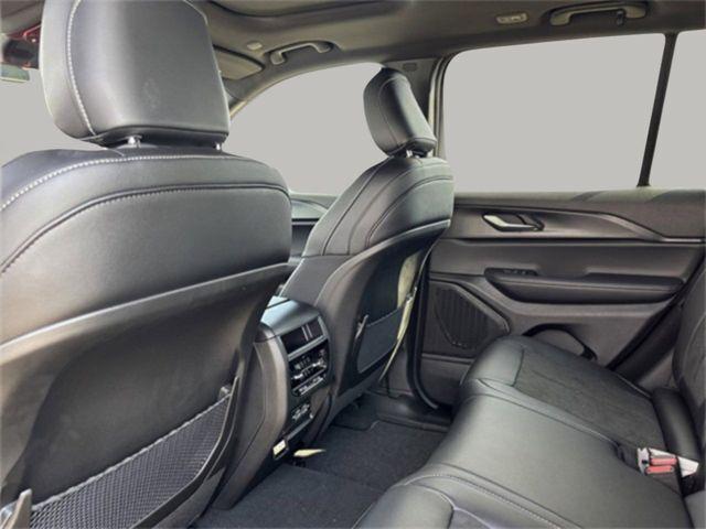 2025 Jeep Grand Cherokee Altitude X 4x2