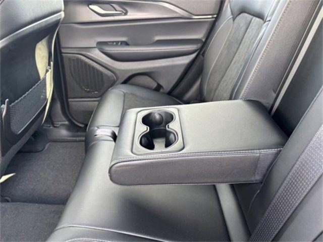 2025 Jeep Grand Cherokee Altitude X 4x2