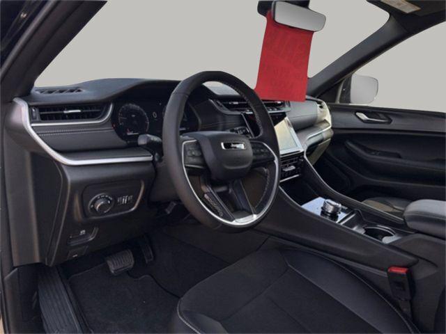 2025 Jeep Grand Cherokee Altitude X 4x2