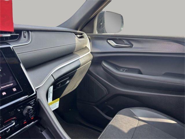2025 Jeep Grand Cherokee Altitude X 4x2