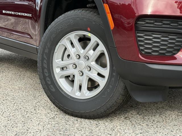 2025 Jeep Grand Cherokee GRAND CHEROKEE LAREDO 4X4