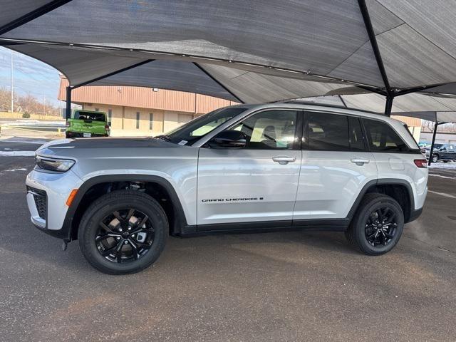 2026 Jeep Grand Cherokee GRAND CHEROKEE LAREDO ALTITUDE 4X4