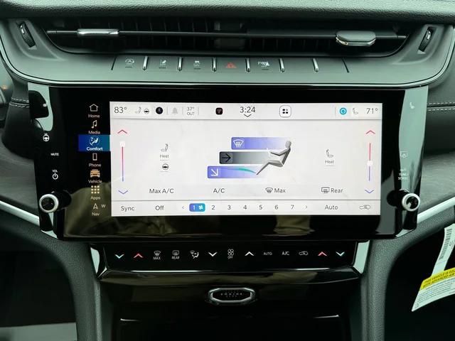 2026 Jeep Grand Cherokee Altitude 4x4