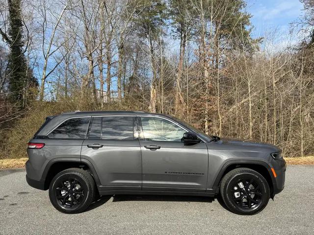 2026 Jeep Grand Cherokee Altitude 4x4