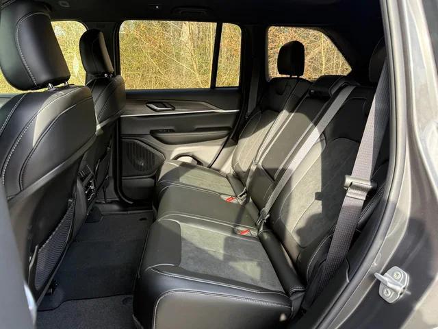 2026 Jeep Grand Cherokee Altitude 4x4