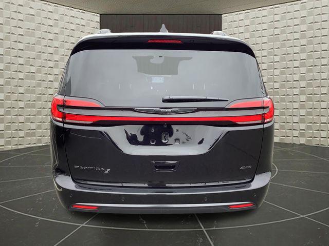 2026 Chrysler Pacifica Select AWD