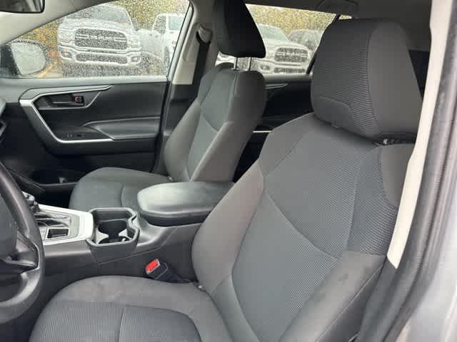 2020 Toyota RAV4 LE 2020 Toyota RAV4 LE