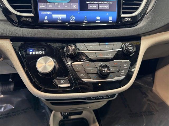 2024 Chrysler Pacifica Touring L 2024 Chrysler Pacifica Touring L