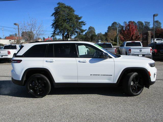 2023 Jeep Grand Cherokee Limited 4x4 2023 Jeep Grand Cherokee Limited 4x4