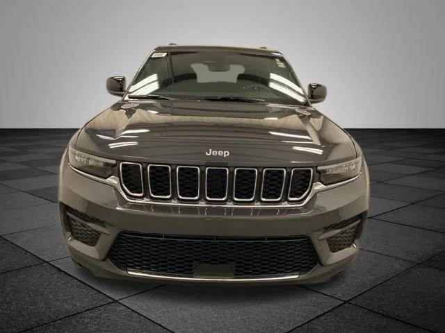 2025 Jeep Grand Cherokee Laredo 4x4 2025 Jeep Grand Cherokee Laredo 4x4