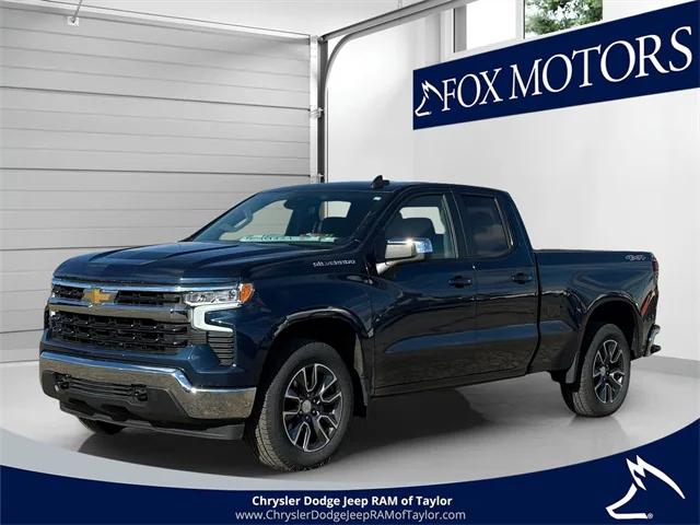 2022 Chevrolet Silverado 1500 4WD Double Cab Standard Bed LT with 2FT