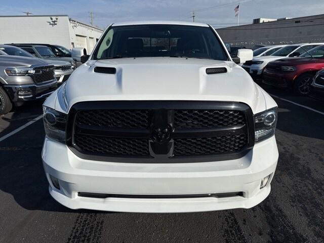 2017 RAM 1500 Night Crew Cab 4x4 57 Box