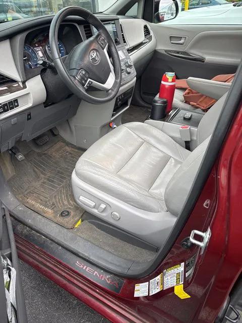 2017 Toyota Sienna XLE 7 Passenger