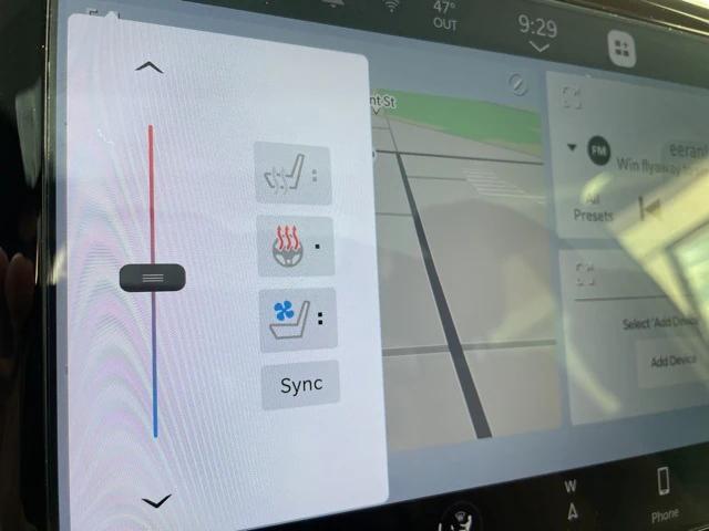 2024 Chrysler Pacifica Hybrid Pinnacle 2024 Chrysler Pacifica Hybrid Pinnacle