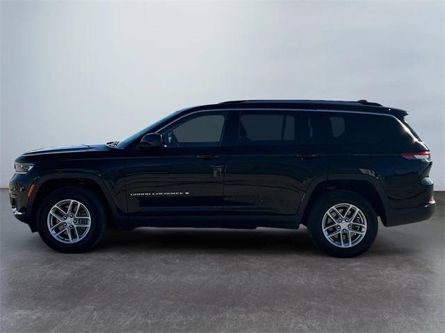 2023 Jeep Grand Cherokee L Laredo 4x4 2023 Jeep Grand Cherokee L Laredo 4x4