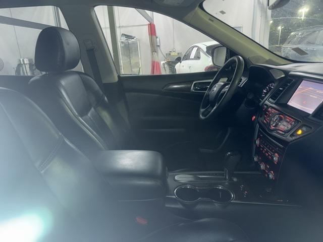 2017 Nissan Pathfinder Platinum