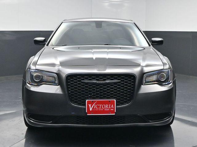 2022 Chrysler 300 Touring