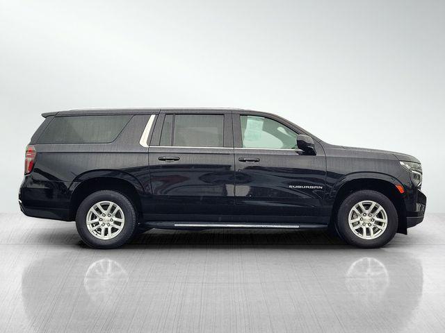 2024 Chevrolet Suburban 4WD LT
