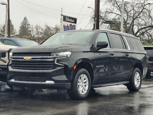2024 Chevrolet Suburban 4WD LT