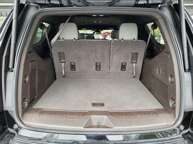 2024 Chevrolet Suburban 4WD LT