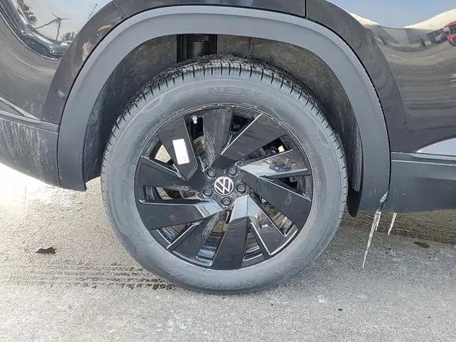 2026 Volkswagen Atlas Cross Sport SE with Technology