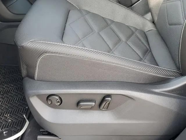 2026 Volkswagen Atlas Cross Sport SE with Technology