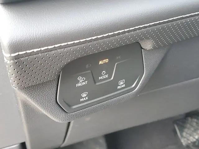 2026 Volkswagen Atlas Cross Sport SE with Technology