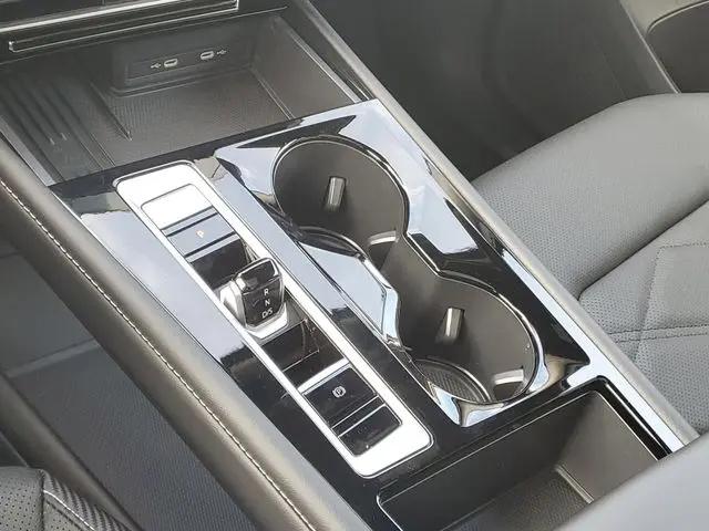2026 Volkswagen Atlas Cross Sport SE with Technology