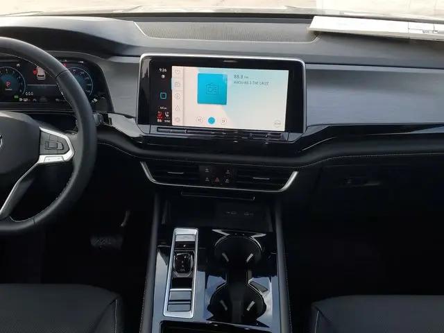 2026 Volkswagen Atlas Cross Sport SE with Technology