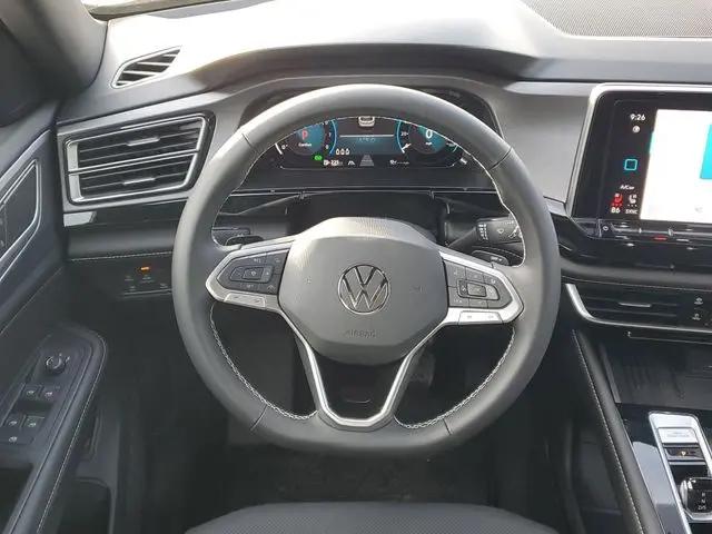 2026 Volkswagen Atlas Cross Sport SE with Technology