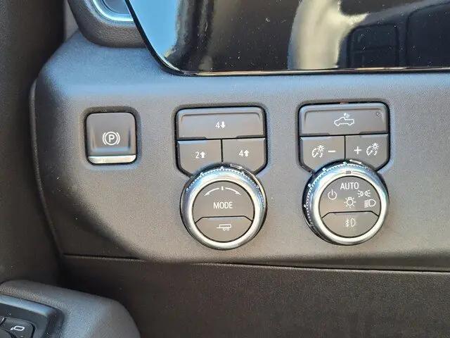 2026 GMC Sierra 2500HD Crew Cab, Standard Bed, SLE, 4WD