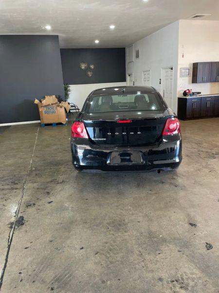 2012 Dodge Avenger SE