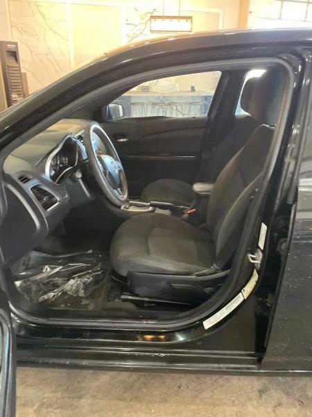 2012 Dodge Avenger SE
