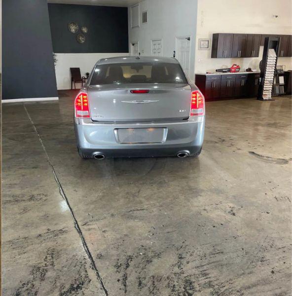 2011 Chrysler 300 Limited