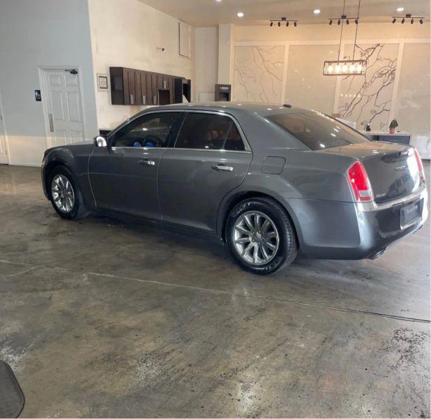 2011 Chrysler 300 Limited