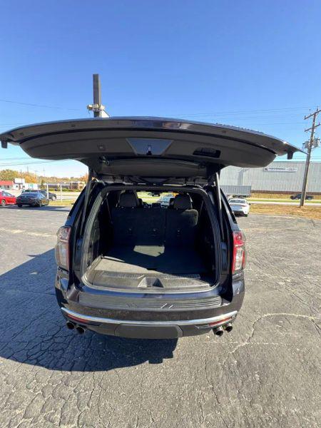 2023 Chevrolet Suburban 2WD Premier